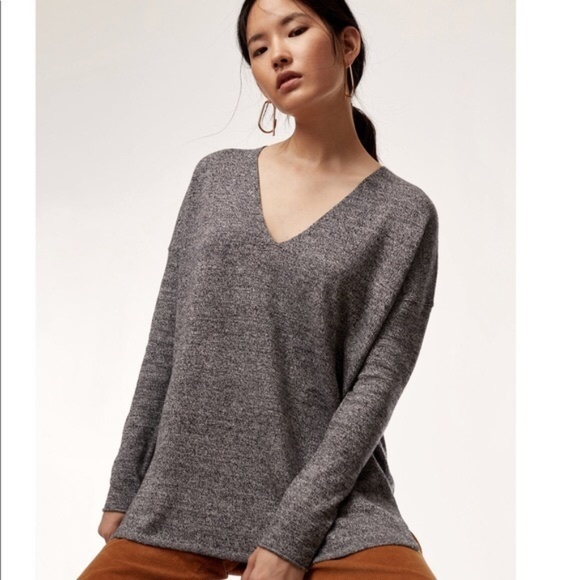 Aritzia Sweaters - Aritzia Babaton Erin Sweater Marled Gray Vneck